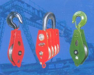 Hoisting machinery pulley